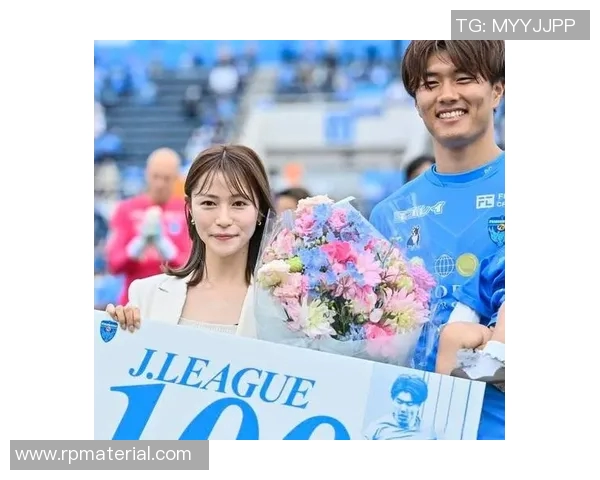 大巴黎与拜仁激战正酣比分揭晓引发球迷热议