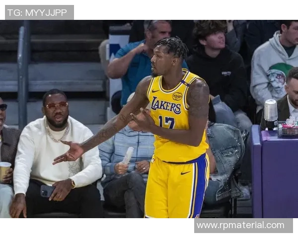 季前赛精彩对决太阳队与开拓者队的激烈较量全景回顾 季前赛精彩对决太阳队与开拓者队的激烈较量全景回顾