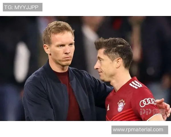 莱万回归旧主对决拜仁球迷怒斥其忘恩负义情感复杂 莱万回归旧主对决拜仁球迷怒斥其忘恩负义情感复杂