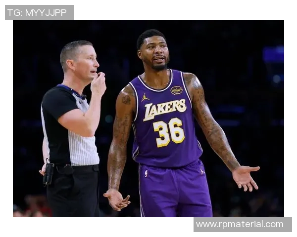 马库斯斯马特的篮球之路与成长历程探讨