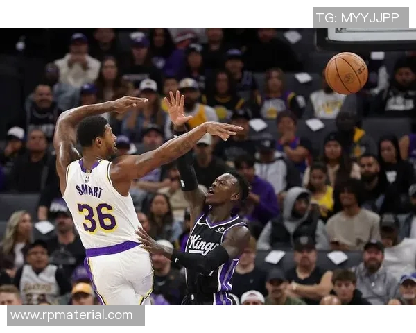 湖人对国王精彩回顾：赛场上的激烈对抗与精彩瞬间分析