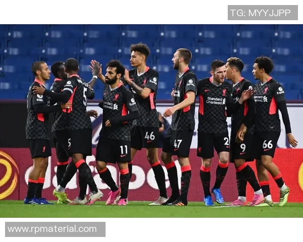 利物浦客战伯恩利海报发布范迪克身穿第三球衣亮相引关注